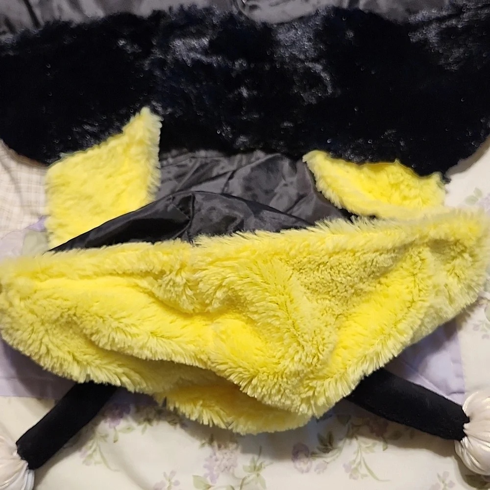 Thrills and Chills Collection Bumblebee  Costume For Dog XL New - Picture 5 of 8